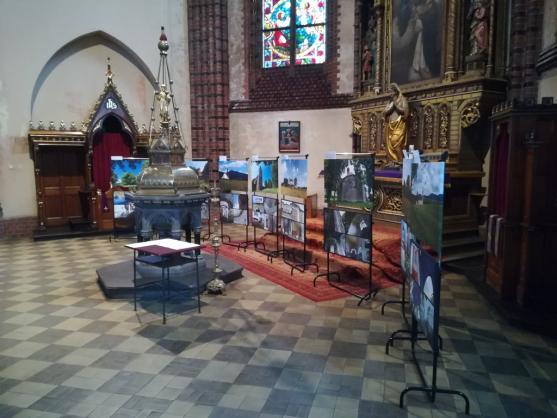 Výstava fotografií barokních kostelů Tempus fugit se zastavila v Nowe Rudě