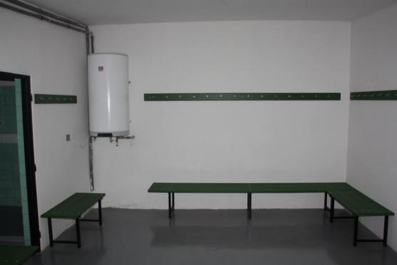 Víceúčelové sportoviště v Polici nad Metují má své zázemí