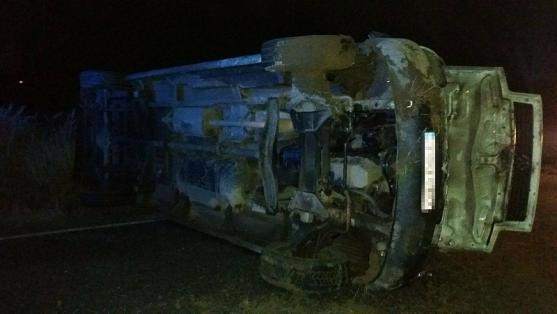 V Pěkově havarovala dodávka. Silnice byla po dobu zásahu uzavřena