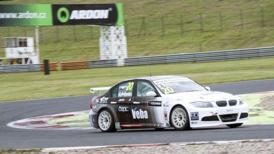 Automobilový závodník Michal Matějovský testoval vůz pro závody na Sicílii