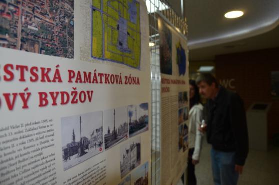 Krajský úřad hostí výstavu o památkových zónách