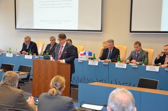 V pátek byla slavnostně podepsána regionální sektorová dohoda v oblasti textilního a oděvního průmyslu