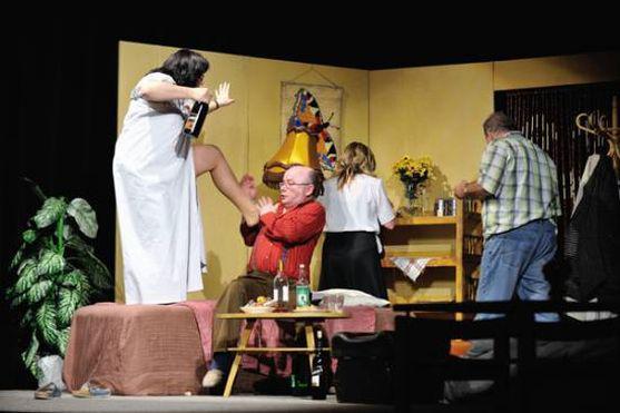 Meziměstský divadelní soubor J.K.Tyl si opět zahrál v Broumově a s úspěchem