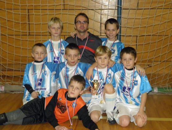 Fotbalová starší přípravka Slovanu Broumov zvítězila na turnajích v Hronově a v České Skalici