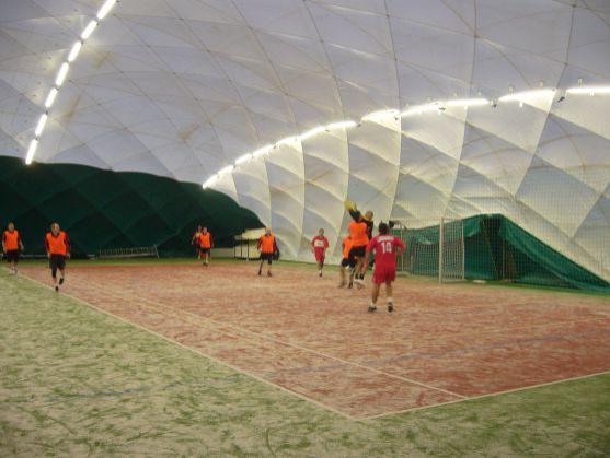 Fotbalové Staré gardy si to rozdaly na halovém turnaji v Teplicích nad Metují