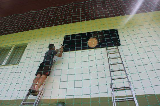 Broumovské fotbalové hřiště má nové hodiny. Poprvé je vyzkouší internacionálové ČR