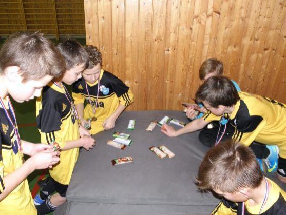 Mladší žáci Slovanu Broumov zvítězili na fotbalovém halovém turnaji v Hořicích