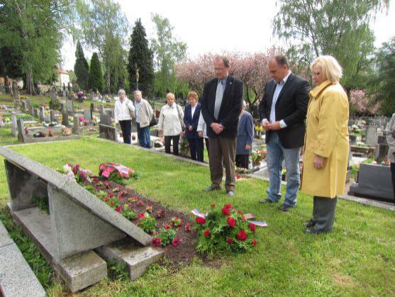 Představitelé města Náchoda uctili památku obětí 2. světové války