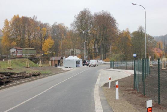 Byla slavnostně otevřena silnice v Teplicích nad Metují. Opravy krajských silnic na Broumovsku tím nekončí, ubezpečil hejtman