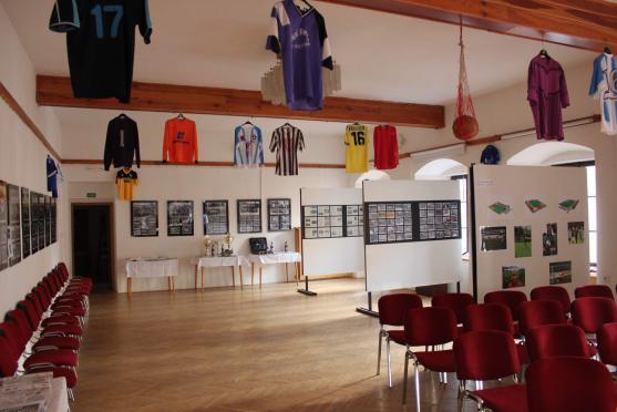 Fotbalová výstava vzbudila emoce, obdarovala mládež a třeba i motivovala