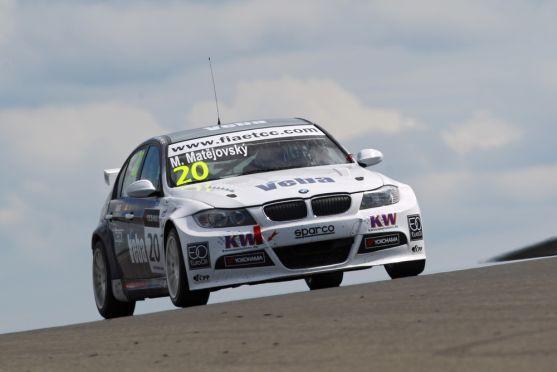 Matějovský, podporovaný broumovskou Vebou, se posouvá do čela mezi evropskými jezdci 