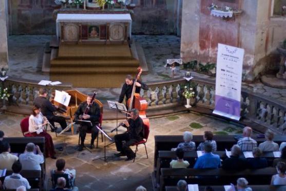 Koncertem ve Vižňově vstoupil festival Za poklady Broumovska do své druhé poloviny