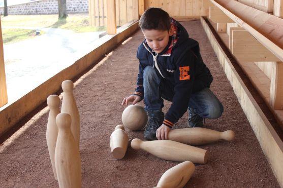 V broumovském klášterním kuželníku už se opět koulí