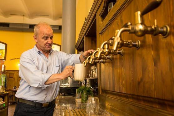  Mlíko, šnyt, hladinka, čochtan. To jsou způsoby čepování piva, které ochutnáte v Centru Walzel 