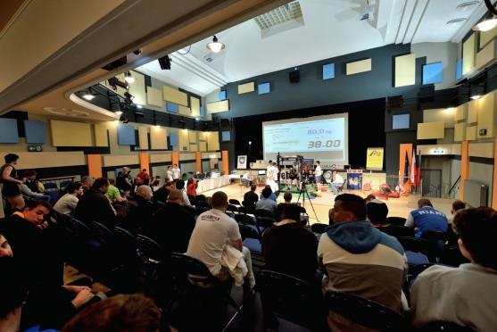 Siláci střední Evropy se v Broumově utkali na Mistrovství ČR v powerliftingu