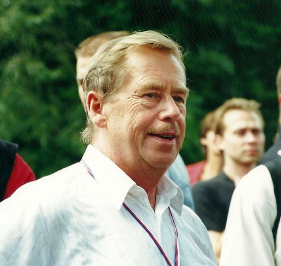 Studenti broumovského gymnázia iniciují vzpomínku na Václava Havla