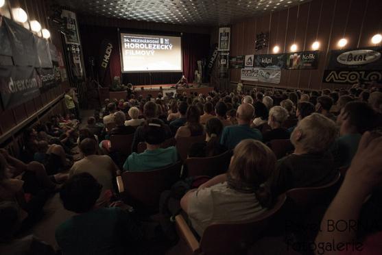 Filmový horolezecký festival v Teplicích nad Metují přilákal do města tisíce návštěvníků