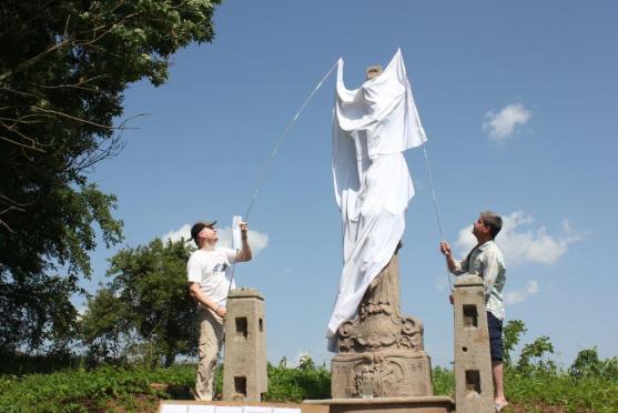 V Božanově byla odhalena opravená boží muka