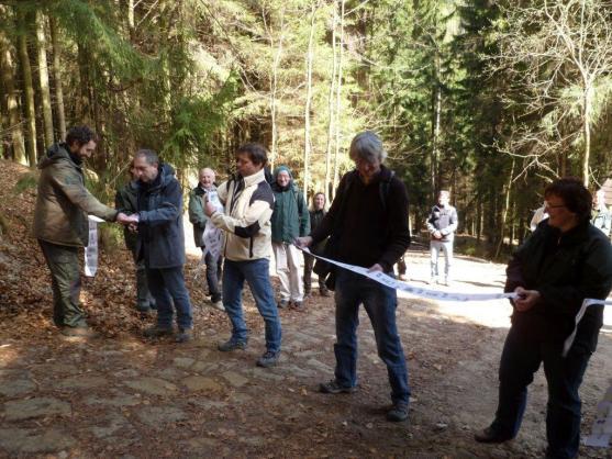 V Teplických skalách slavnostně otevřeli zrekonstruovanou Vavrouškovu naučnou stezku