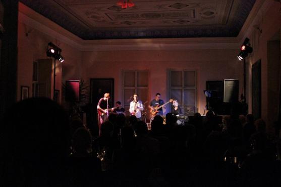 Dobře naladěná skupina Annabase vystoupila v ArtCafé 