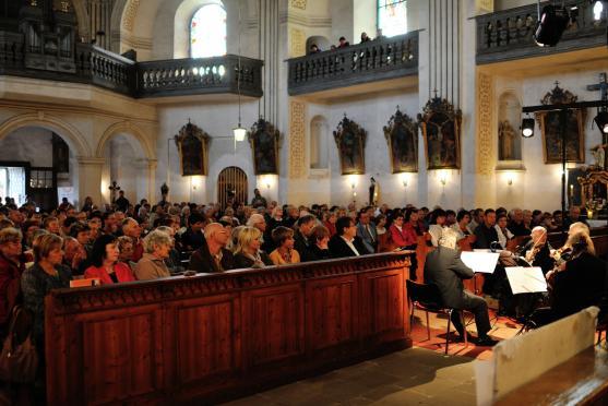 Houslista Josef Kekula: "Je obdivuhodné, jak se vám daří opakovaně naplnit kostely, je krásné tady hrát."