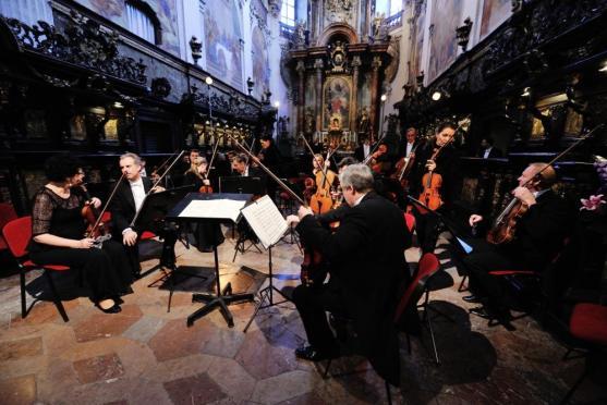 Úvodní koncert festivalu Za poklady Broumovska přilákal 400 posluchačů 