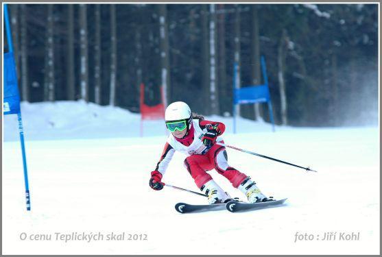 Závod v obřím slalomu žactva se v Teplicích nad Metují jel za osmnáctistupňového mrazu