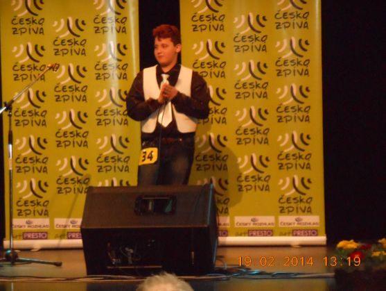 Tři žáci broumovské ZUŠ zpívali v Praze a mají šanci postoupit do semifinále soutěže Česko zpívá 