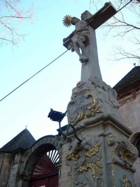 V Martínkovicích bylo dokončeno restaurování kříže s Kristem na hoře Olivetské