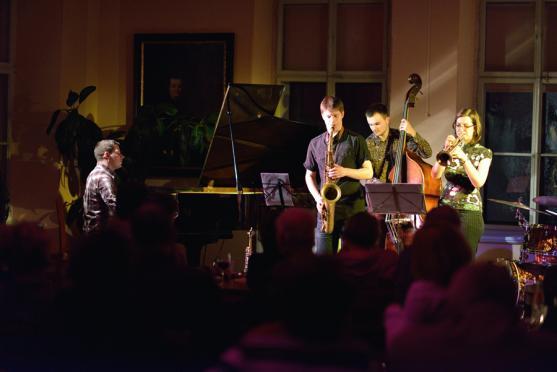 V klášterní Kreslírně vystoupili držitelé ceny Anděl 2012 - skupina Inner Spaces 