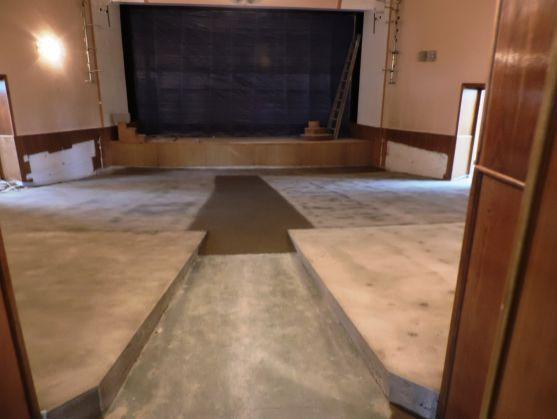 V Polici nad Metují zahájili rekonstrukci Kolárova divadla i Pellyho domů 