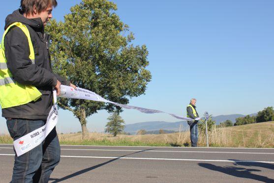 Včera byla slavnostně přestřižena páska na dokončené silnici přes Pasa 