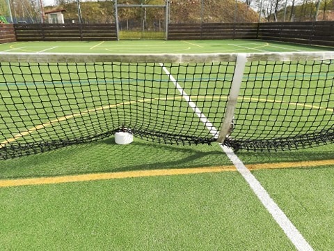 Vandalové v Olivětíně pravidelně ničí sportovní hřiště 