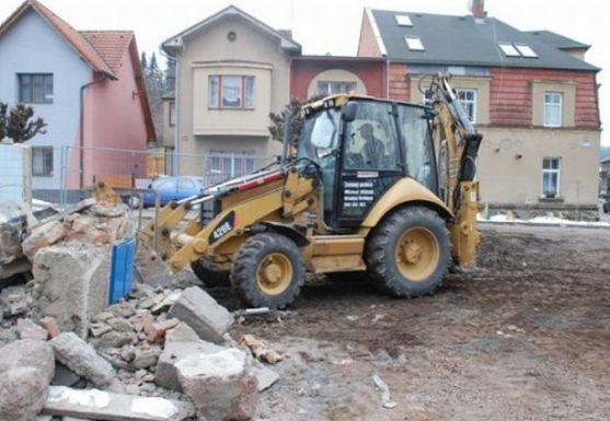 Začala poslední dostavba hronovského zimního stadionu 