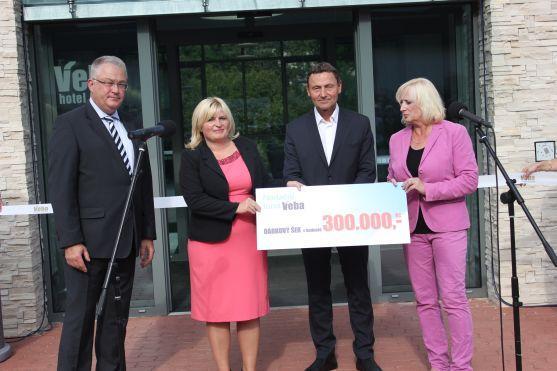 Na slavnostní otevření školicího střediska společnosti Veba se přišly podívat více než čtyři stovky lidí