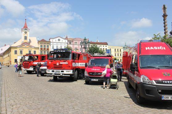 Hasiči z Broumova oslavili výročí svého založení ukázkami na náměstí a Dnem otevřených dveří