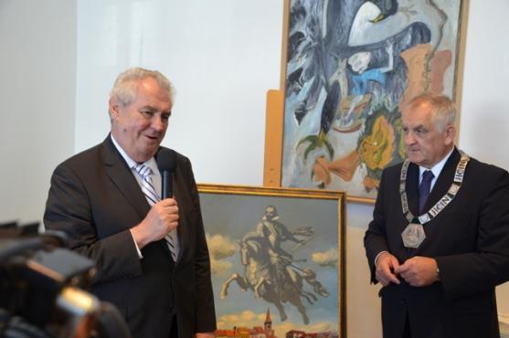 Dnes do Broumova přijede prezident. Včera navštívil Holovousy, Jičín a Náchod