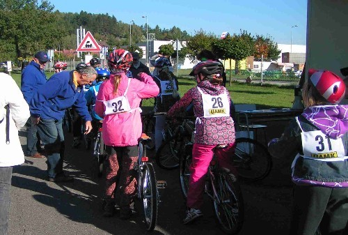 Polická a machovská základní škola mají medaile z dopravní soutěže v Náchodě
