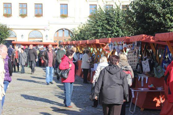 Svatováclavské slavnosti a vzlet horkovzdušného balónu z broumovského náměstí přilákalo přes tři sta návštěvníků