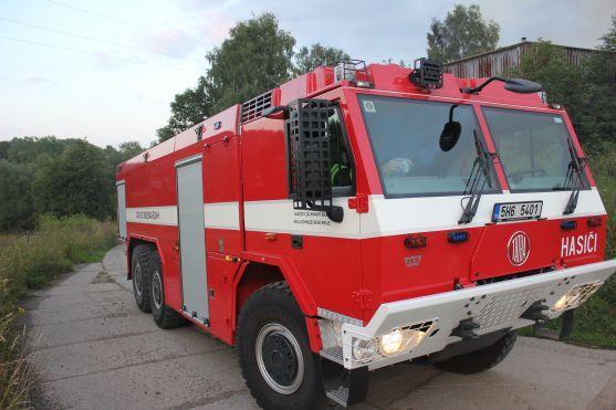 V Dolních Teplicích hořel sklad slámy