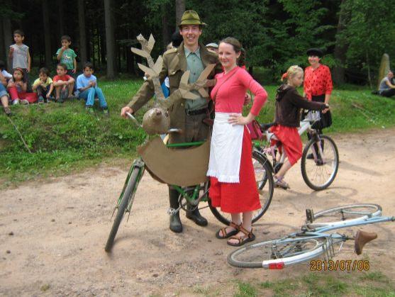 Večerníčkové postavy závodily v Martínkovicích na starých kolech