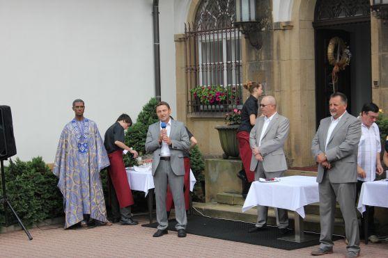 Dobrovolní hasiči z Veby Broumov převzali nadstandardní hasičskou cisternu