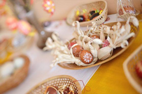 Na nádvoří broumovského kláštera se poprvé koná Velikonoční jarmark