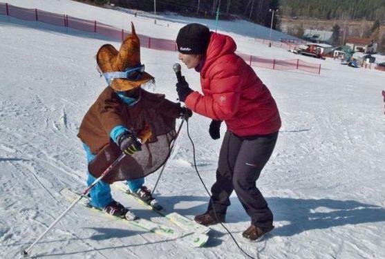 Čaroděj Jakub, Sultánka Emilka, Kovboj Jáchym a další masky sjížděly teplickou sjezdovku 