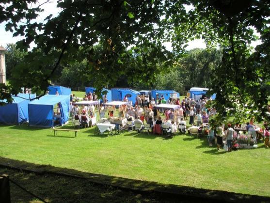 Nepřístupná pevnost uprostřed města přispívá na počátku 3. tisíciletí také veřejnému prospěchu a sebevědomí Broumovska 