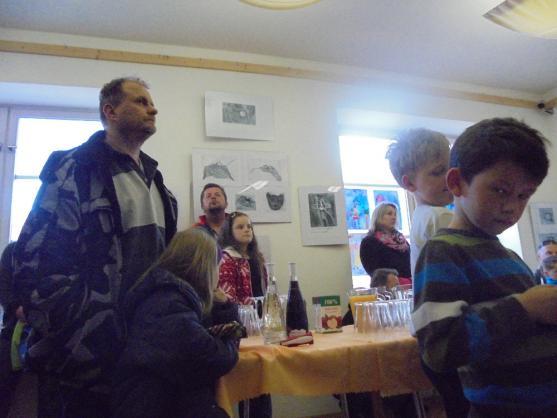 Výstava výtvarného oboru ZUŠ Police nad Metují potrvá do konce dubna 