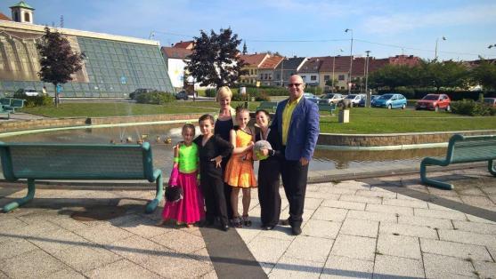 Páry Tanečního klubu Broumov si na soutěžích vytančily devět medailí 