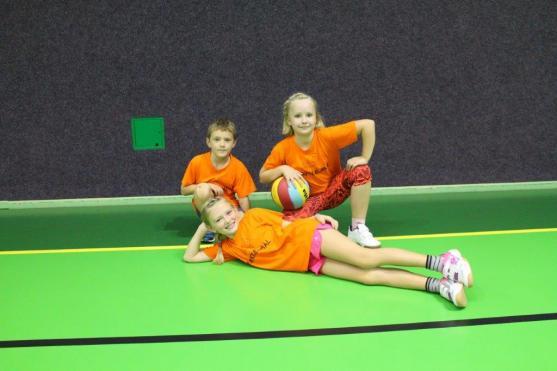 Pokračovaly turnaje "barevného" volejbalu