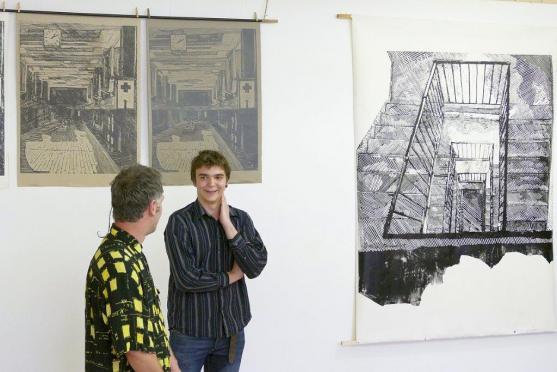 V Zeleném domečku v Polici nad Metují představuje svou tvorbu výtvarník Lukáš Cinkanič 