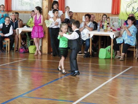 Děti z broumovského tanečního klubu zahájily sezónu ziskem sedmnácti medailí 